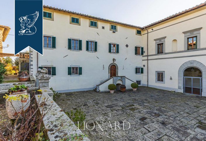 Image No.75-50 Bed Farmhouse for sale