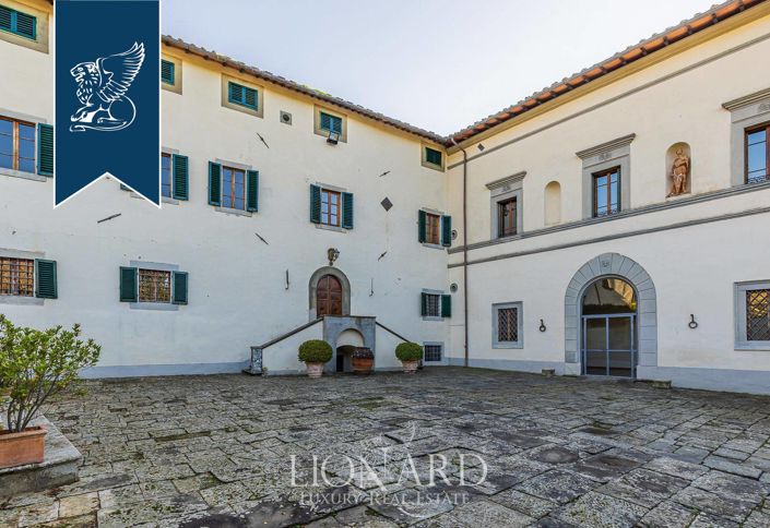 Image No.76-50 Bed Farmhouse for sale