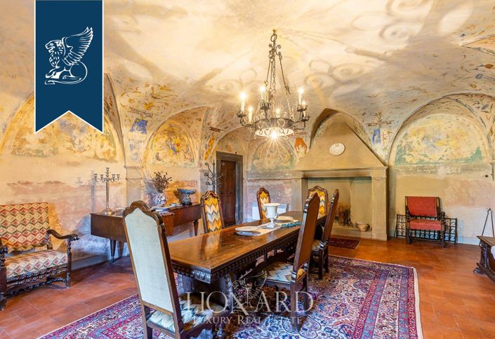 Image No.83-50 Bed Farmhouse for sale