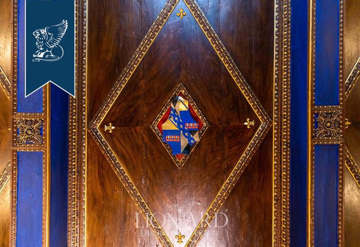 Image No.88-50 Bed Farmhouse for sale