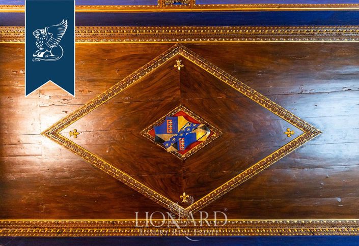 Image No.89-50 Bed Farmhouse for sale