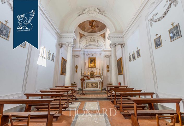 Image No.92-50 Bed Farmhouse for sale