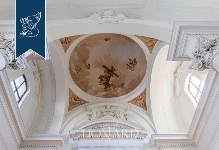 Image No.93-50 Bed Farmhouse for sale