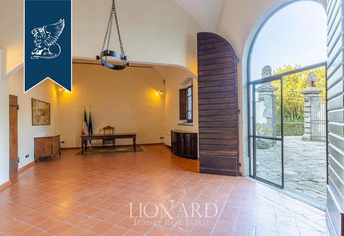 Image No.95-50 Bed Farmhouse for sale