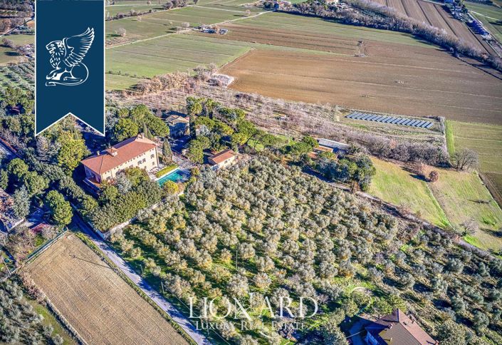 Image No.6-14 Bed Villa for sale