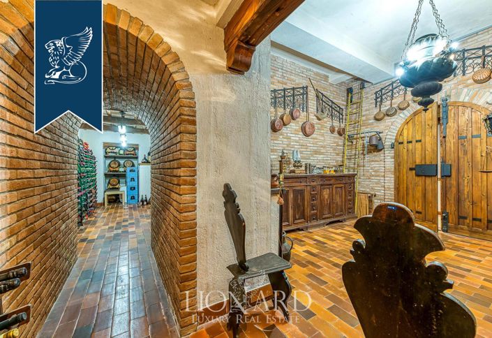 Image No.66-14 Bed Villa for sale