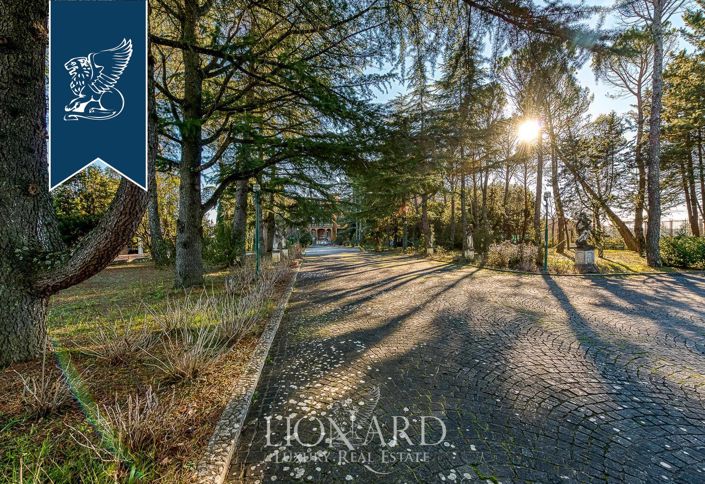 Image No.70-14 Bed Villa for sale