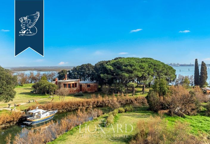 Image No.7-3 Bed Villa for sale