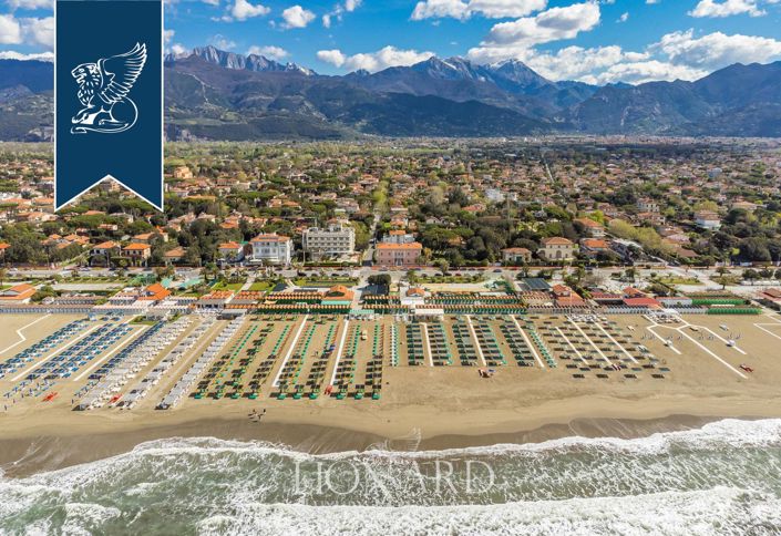 Image No.17-12 Bed Villa for sale