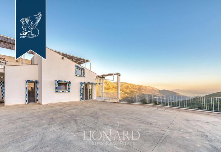 Image No.10-Villa de 15 chambres à vendre à Latina