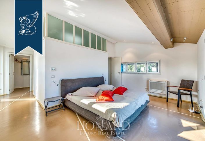 Image No.16-Villa de 15 chambres à vendre à Latina