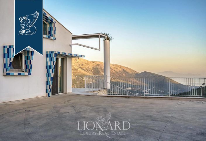 Image No.6-Villa de 15 chambres à vendre à Latina