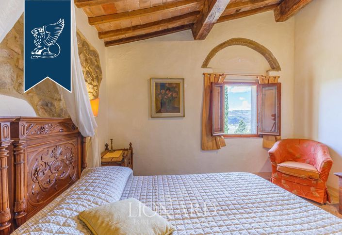 Image No.17-9 Bed Farmhouse for sale