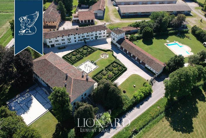 Image No.2-Villa de 17 chambres à vendre à Pordenone