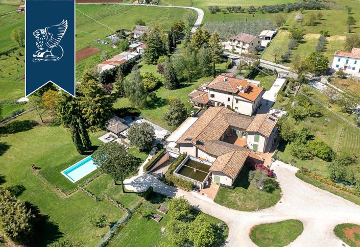 Image No.35-8 Bed Farmhouse for sale