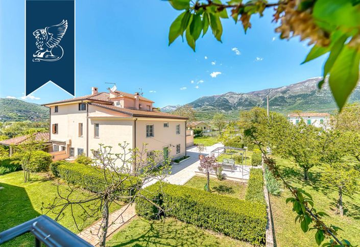 Image No.8-8 Bed Farmhouse for sale