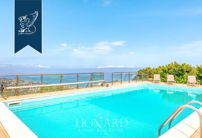 Image No.17-5 Bed Villa for sale