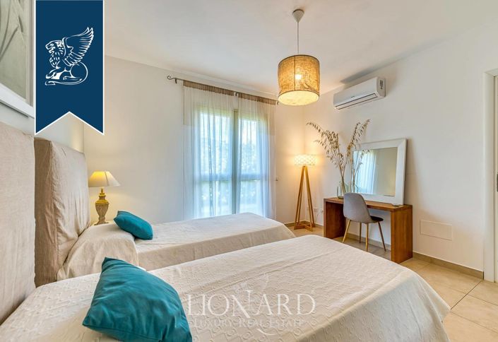 Image No.30-5 Bed Villa for sale