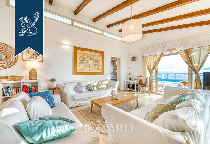 Image No.37-5 Bed Villa for sale