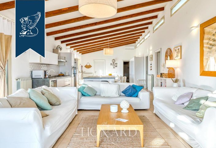 Image No.42-5 Bed Villa for sale