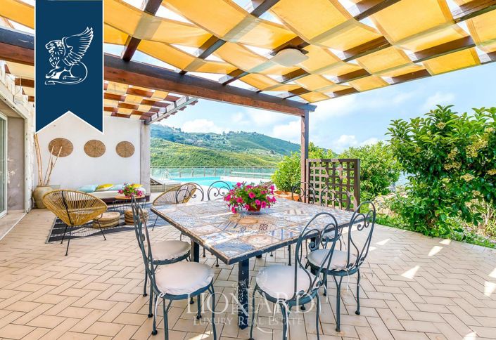 Image No.9-5 Bed Villa for sale