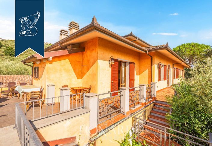 Image No.14-10 Bed Farmhouse for sale