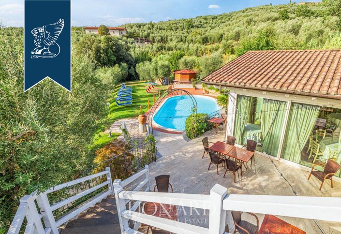 Image No.9-10 Bed Farmhouse for sale