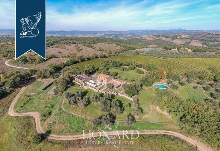 Image No.2-27 Bed Farmhouse for sale