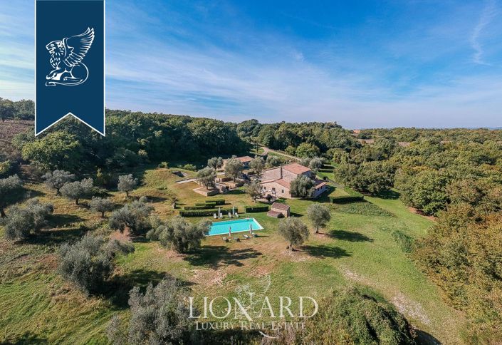 Image No.5-27 Bed Farmhouse for sale