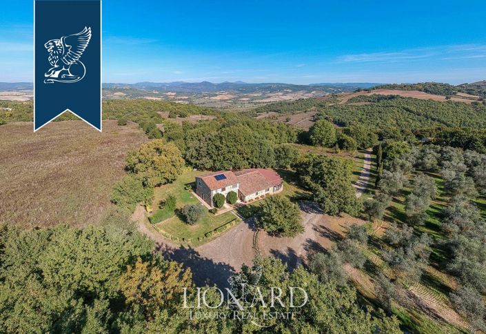 Image No.9-27 Bed Farmhouse for sale