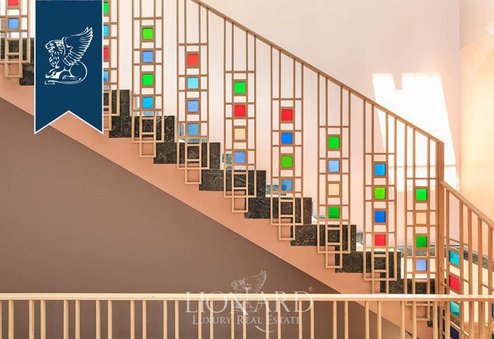 Image No.15-40 Bed Property for sale