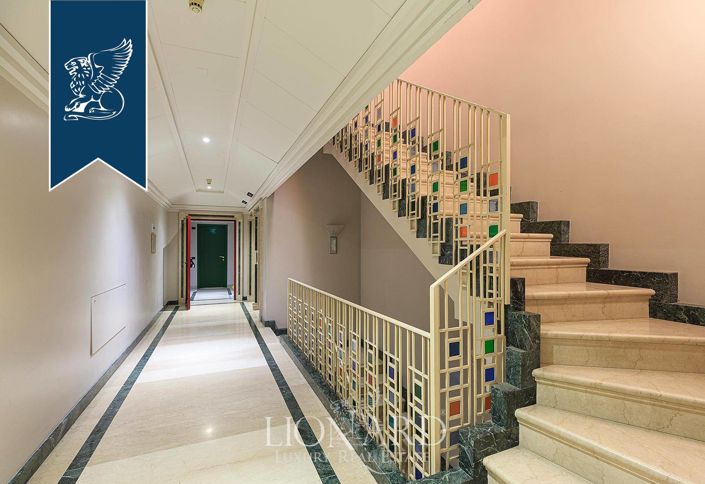 Image No.16-40 Bed Property for sale