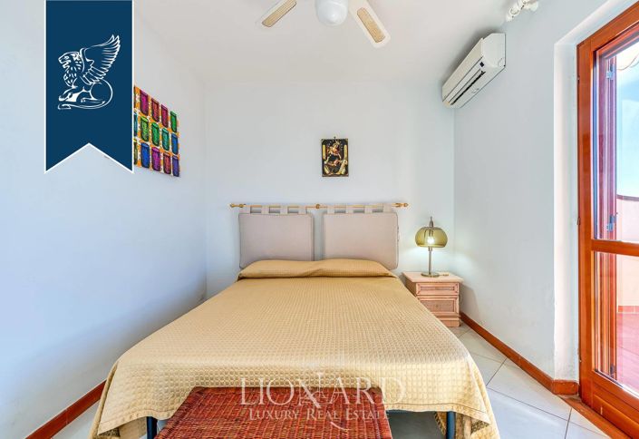 Image No.12-5 Bed Villa for sale