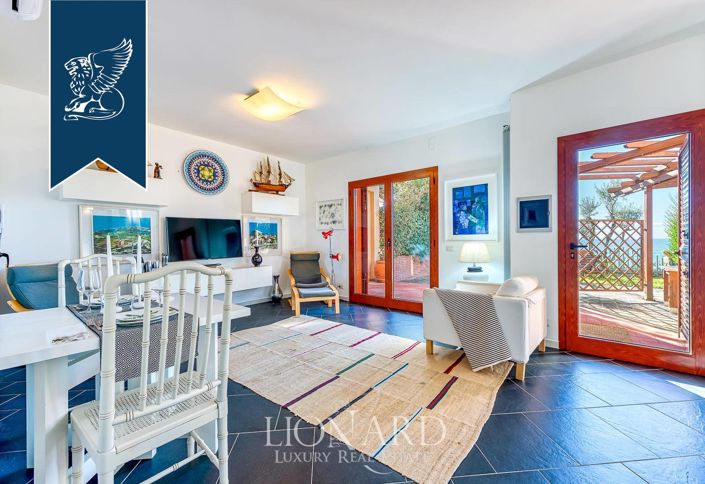 Image No.6-5 Bed Villa for sale