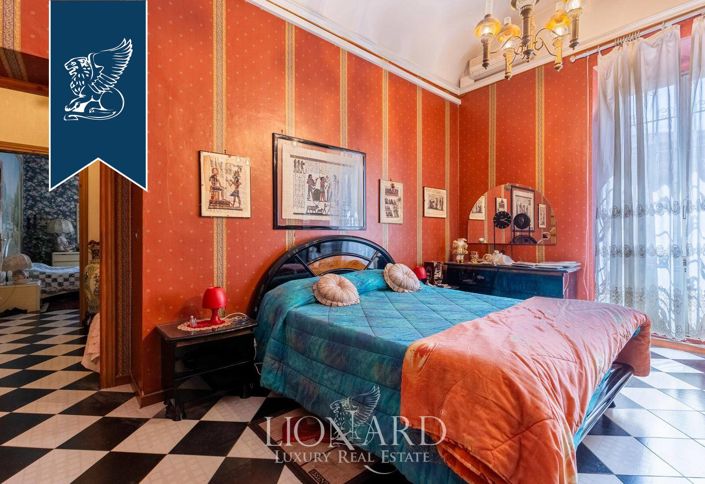 Image No.16-8 Bed Villa for sale