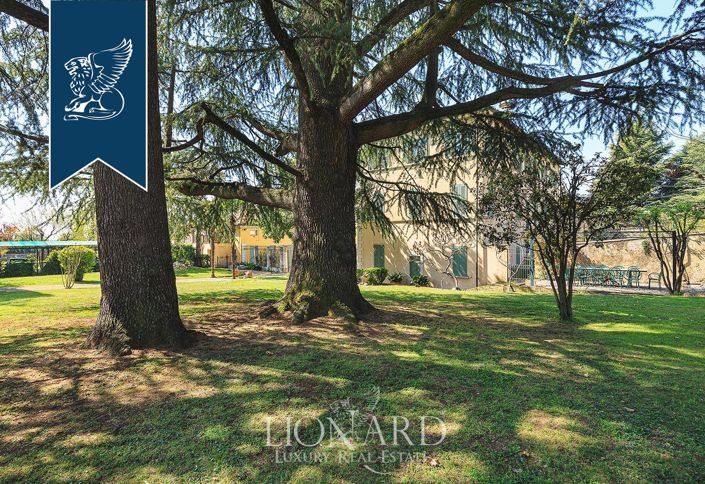 Image No.12-9 Bed Villa for sale