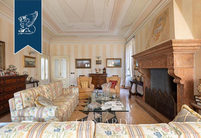 Image No.18-9 Bed Villa for sale