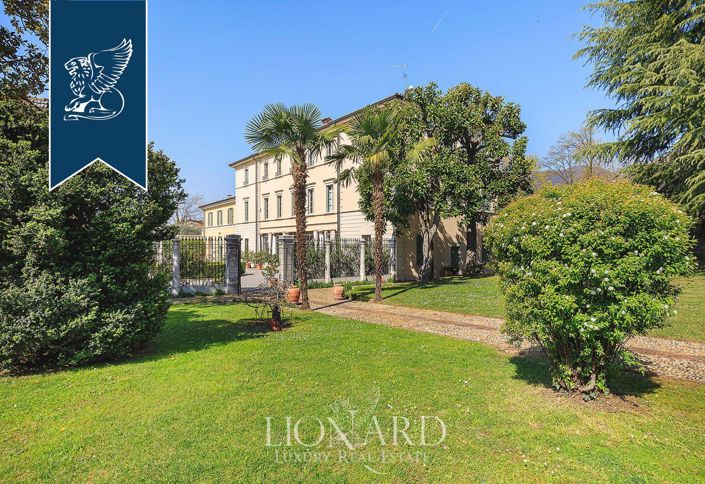 Image No.2-9 Bed Villa for sale