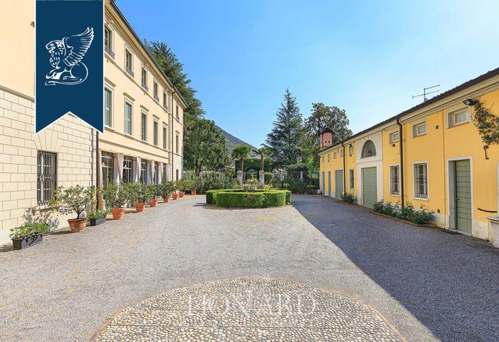 Image No.3-9 Bed Villa for sale