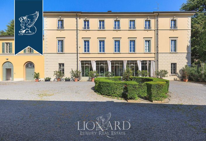 Image No.4-9 Bed Villa for sale