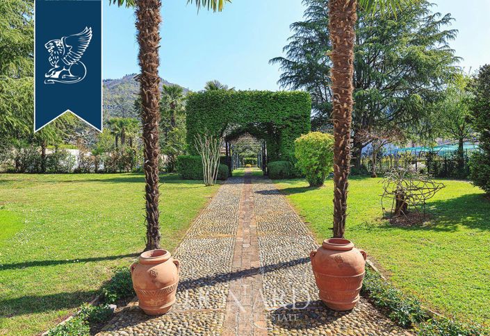 Image No.7-9 Bed Villa for sale