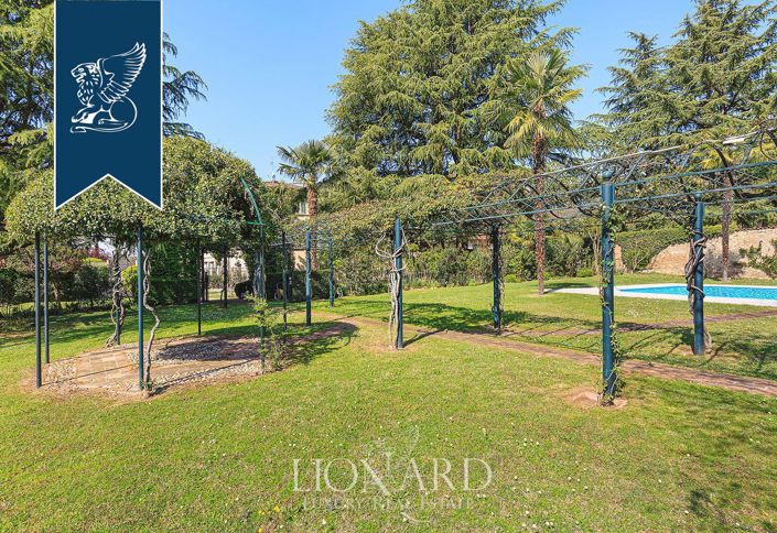 Image No.9-9 Bed Villa for sale