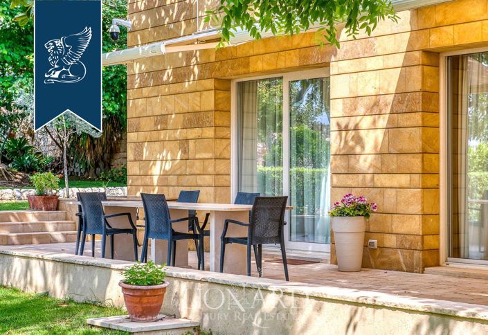 Image No.26-10 Bed Villa for sale