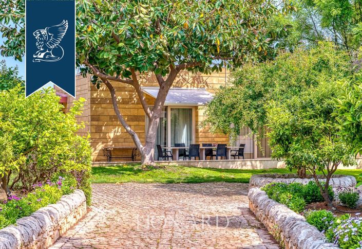 Image No.29-10 Bed Villa for sale