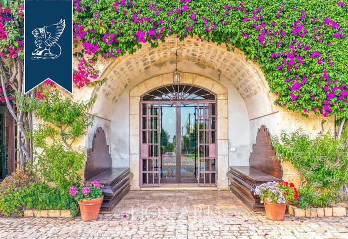 Image No.3-10 Bed Villa for sale