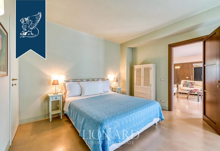 Image No.36-10 Bed Villa for sale