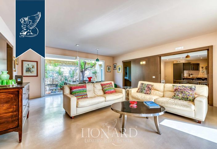 Image No.39-10 Bed Villa for sale