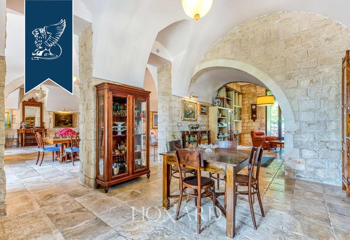 Image No.51-10 Bed Villa for sale