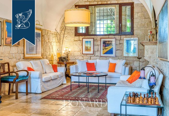 Image No.59-10 Bed Villa for sale