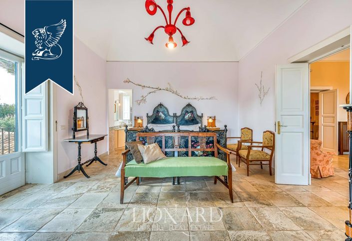 Image No.67-10 Bed Villa for sale